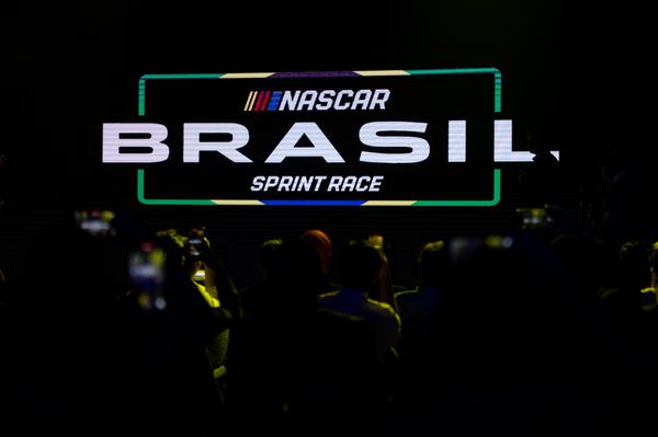 415762 1040067 Nascarbrasilsprintrace2022 Dudabairros Festadelana Amento 011468 Web 