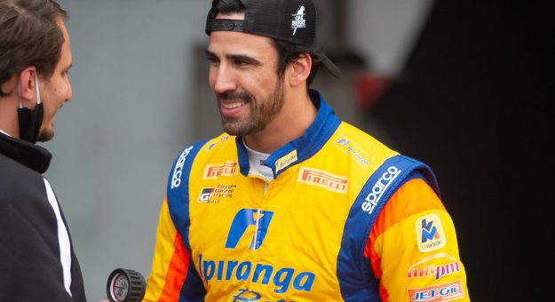 Visit César Ramos está de volta ao grid page