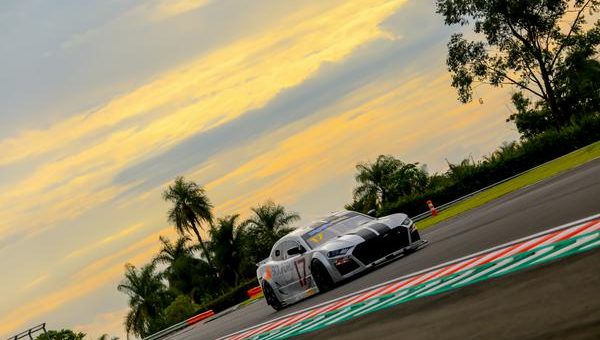Visit Dignity Gold GT Sprint Race: Atual campeão, Walter Lester avança no campeonato page