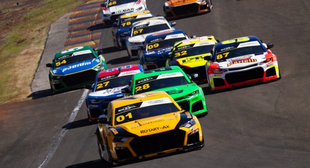 Visit Léo Torres vence a Corrida 1 da etapa #NightChallenge da NASCAR Brasil page
