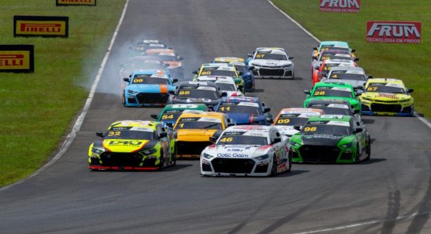 Visit Novo asfalto de Cascavel recebe os pneus Pirelli pela primeira vez page