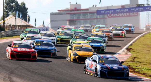 Visit Show de velocidade marcam a etapa em Cascavel page