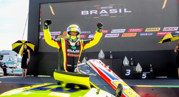 Visit Disputas eletrizantes marcam a primeira corrida em Goiânia page