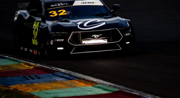 Visit NASCAR Brasil: Léo Reis domina o segundo treino na pista paranaense page