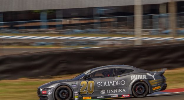 Visit Tiago Gonçalves reforça o legado português no grid em Interlagos page