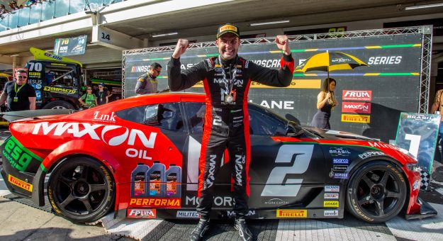 Visit Em final alucinante, Léo Torres vence a Corrida 1 da Special Edition em Interlagos page