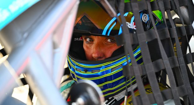 Visit Arianna Casoli confirms her presence in the NASCAR Brasil Series final. page
