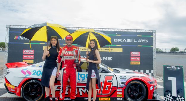 Visit Vitor Genz é o pole-position da final da Special Editon Ovaltrack page