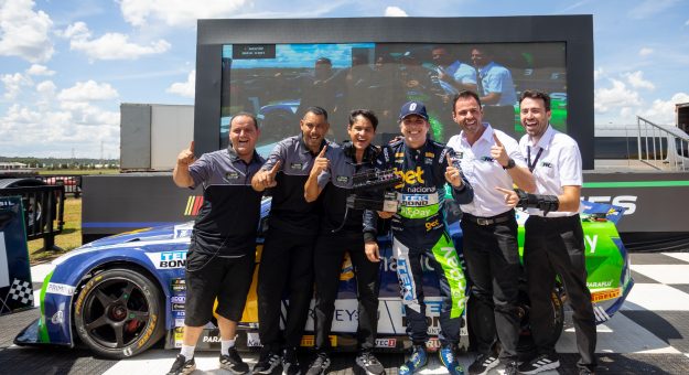 Visit Cacá Bueno vence o primeiro Top Qualifying de 2025 na NASCAR Brasil page