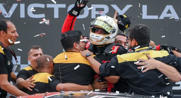 Visit NASCAR Brasil começa temporada com equilíbrio total page