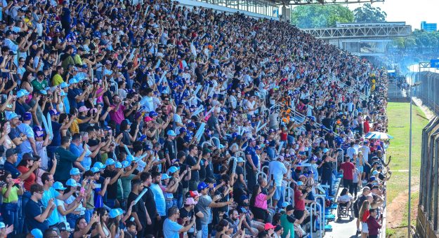 Visit De volta a Interlagos: icônico autódromo paulistano recebe a terceira etapa page
