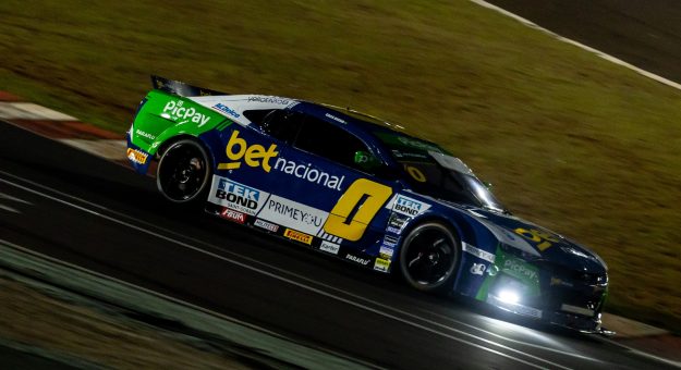 Visit Quatro equipes diferentes entre as mais rápidas no treino noturno da 100 Milhas em Cascavel page