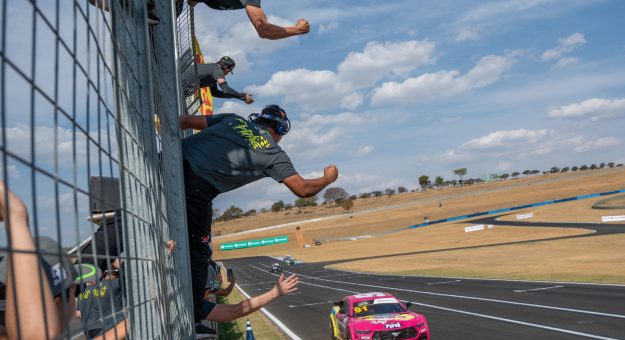 Visit NASCAR Brasil: Barrichelo gabarita etapa Match Point no Velocitta page