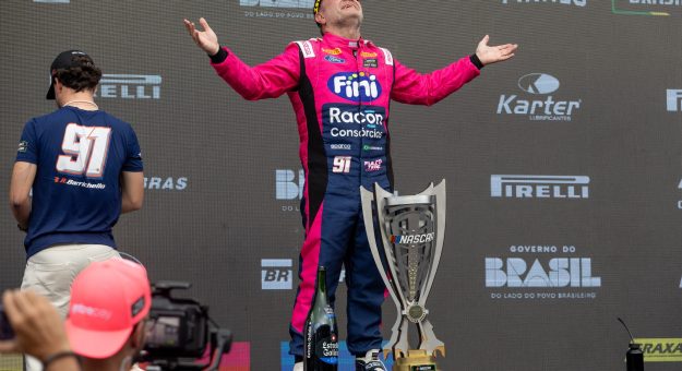 Visit Rubens Barrichello conquista o Overall em Interlagos page