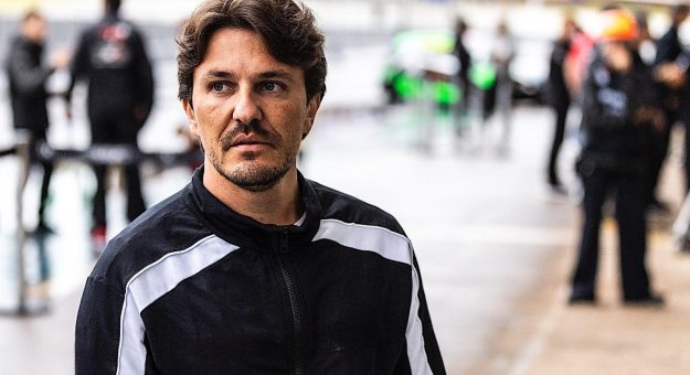 Visit Décadas de experiência, um novo capítulo: Denis Navarro na NASCAR Brasil page