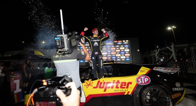 Visit NASCAR Brasil: Gabriel Casagrande garante vitória no pôr do sol em Cascavel https://sigcomunicacao.newsroom.com.br/4650670b26 page