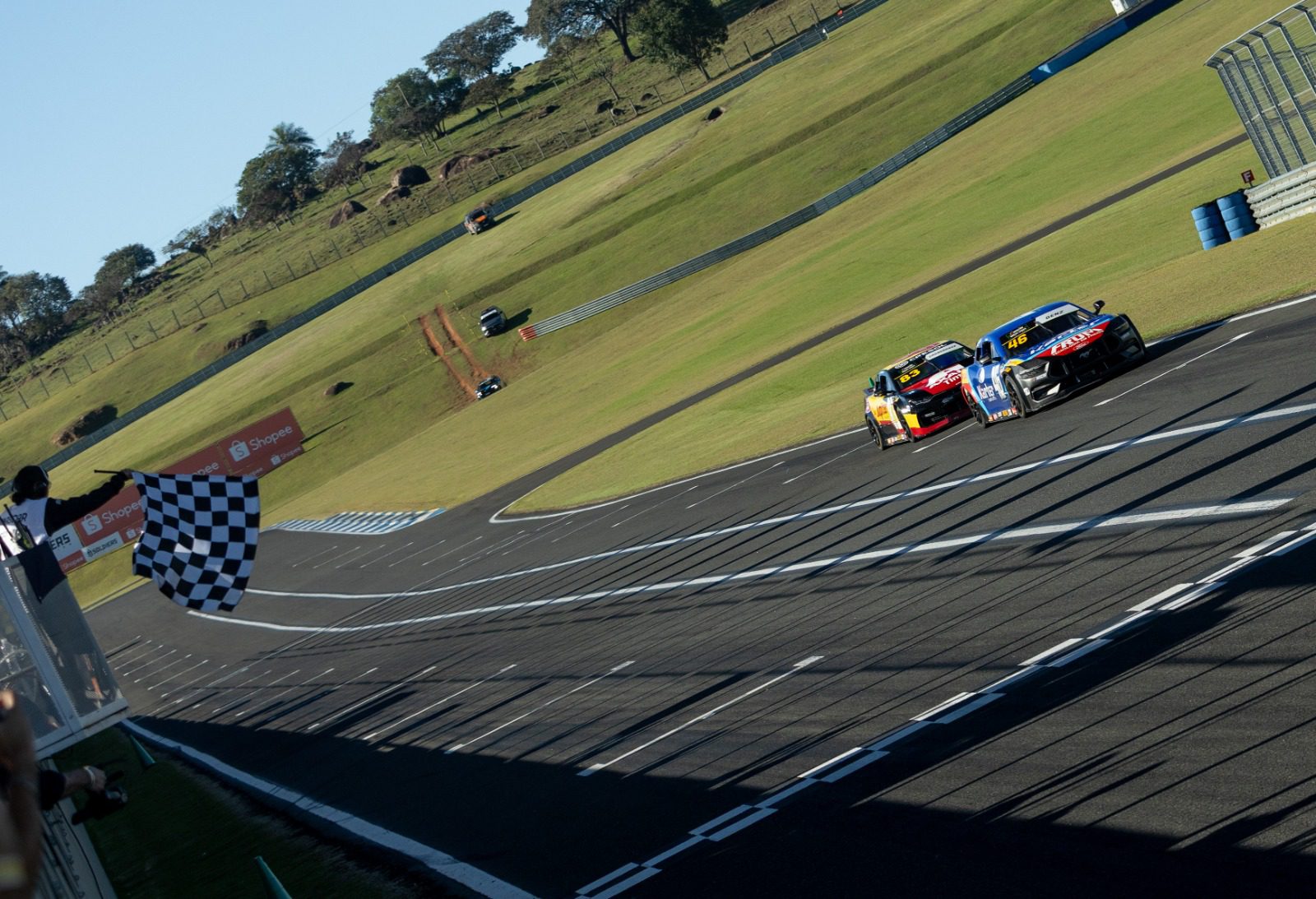 Vitor Genz vence a Corrida 1 da NASCAR Brasil no Velocitta