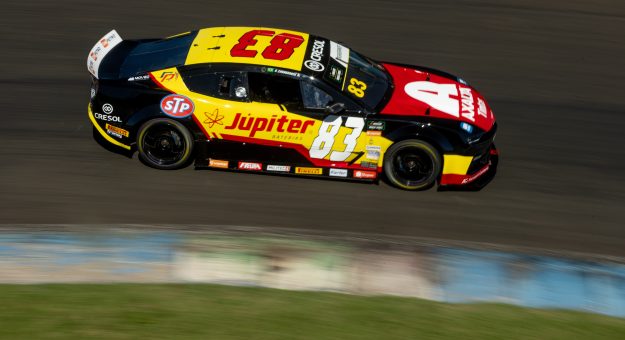 Todos de olho na liderança: Curvelo decide a fase regular da NASCAR Brasil
