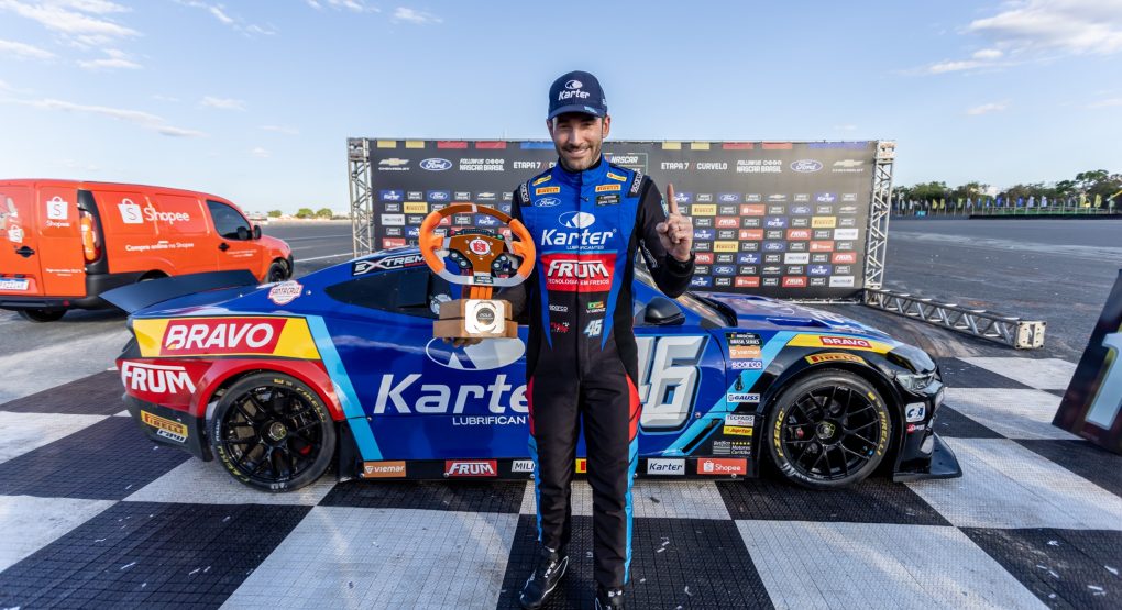 NASCAR Brasil: Vitor Genz conquista a pole no oval de Curvelo